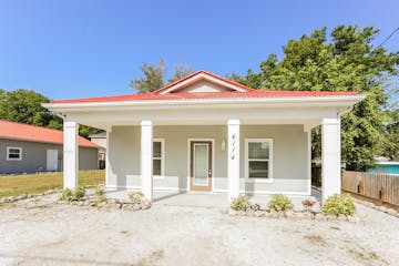4114 Rockefeller Ave Sarasota, FL 34231